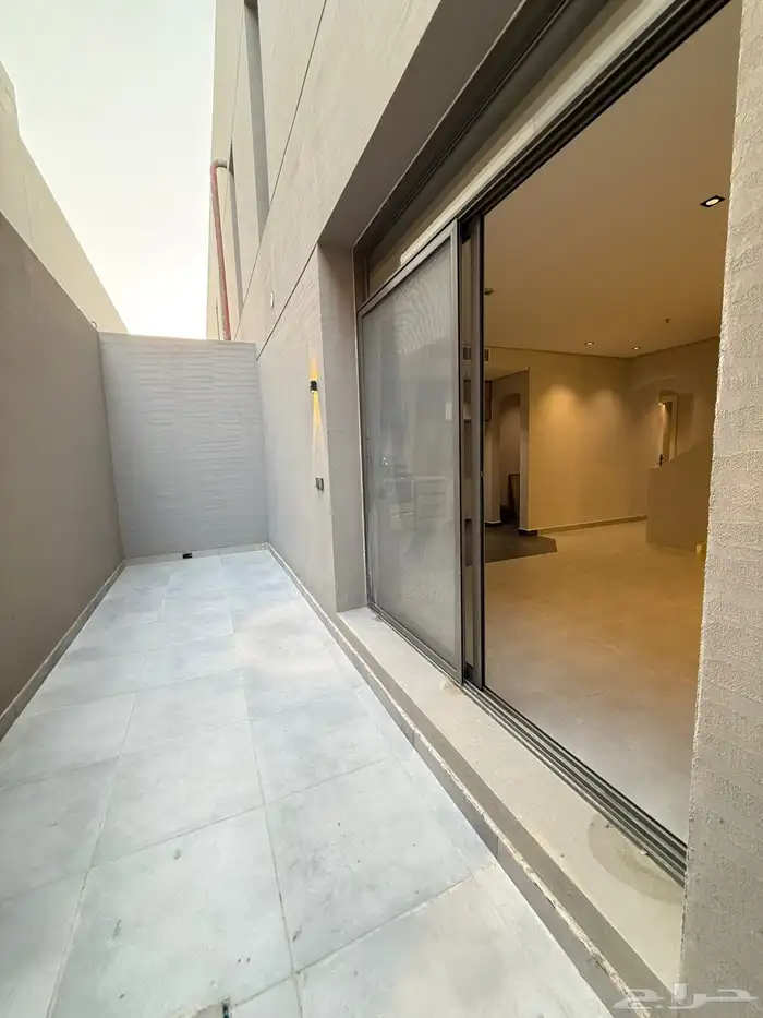 فيلا للايجار تاون هاوس جديد رقم B5 5