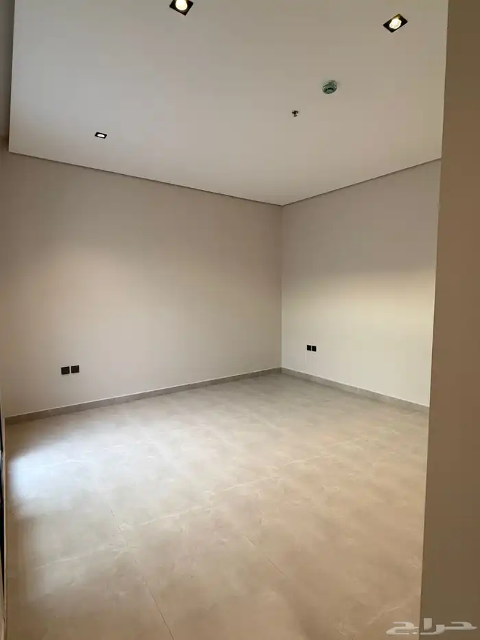 فيلا للايجار تاون هاوس جديد رقم B5 16