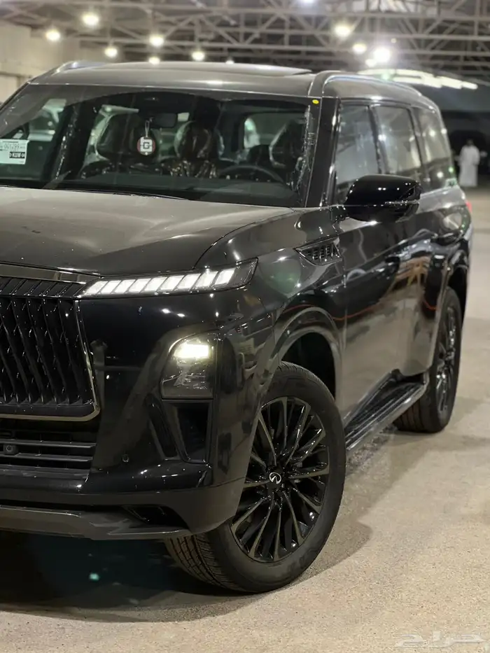 انفنتي QX80 أوتو جراف اعلى فئه اصفار جديد 7