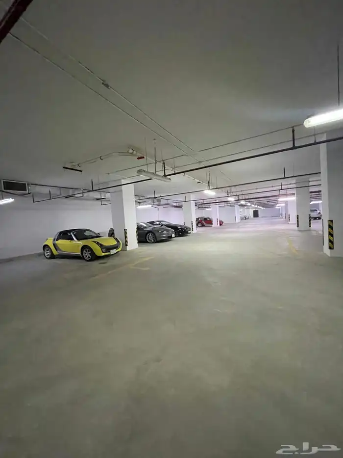 إعلان مواقف سيارات 4