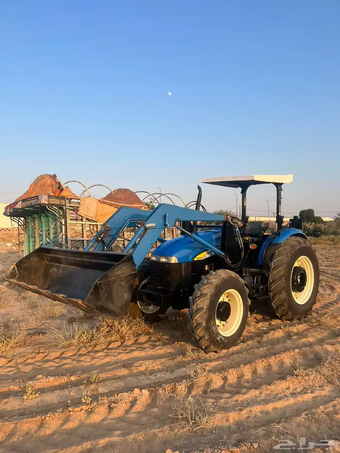 حراثه فيات شبه جديده الجميح مع ملحقاتها 1