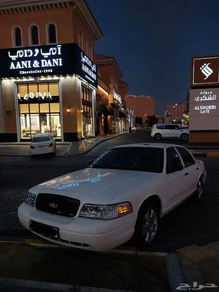 فورد كراون فكتوريا 2012 0