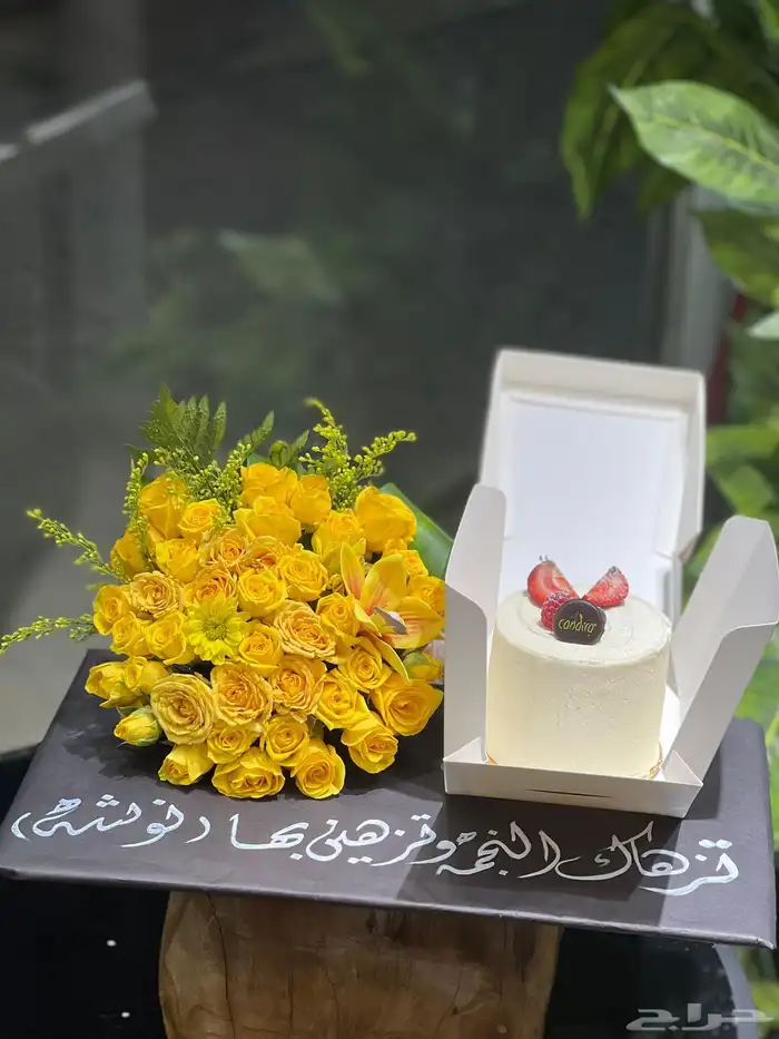 هدايا   ورد  ورد طبيعي  وردصناعي  باقة ورد  تغليف 18