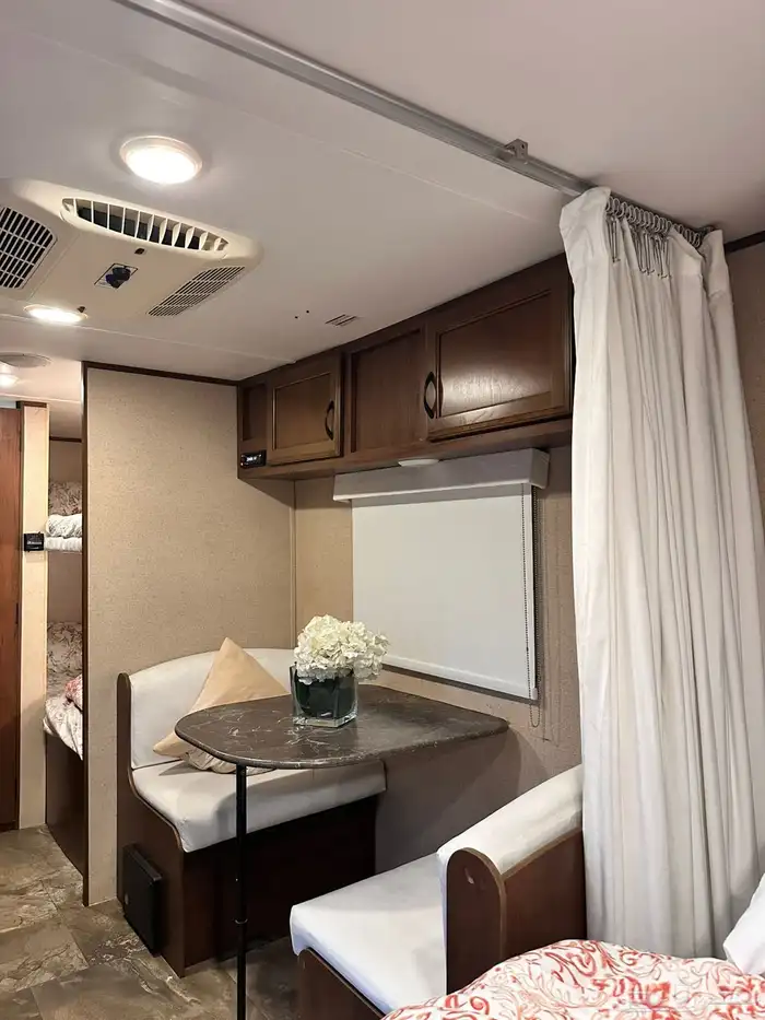 كرفان امريكي 6