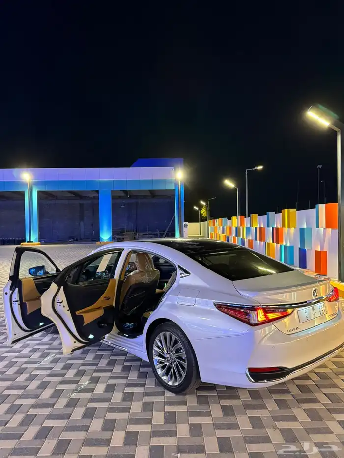 لكزس es300h نص فل 2022 18