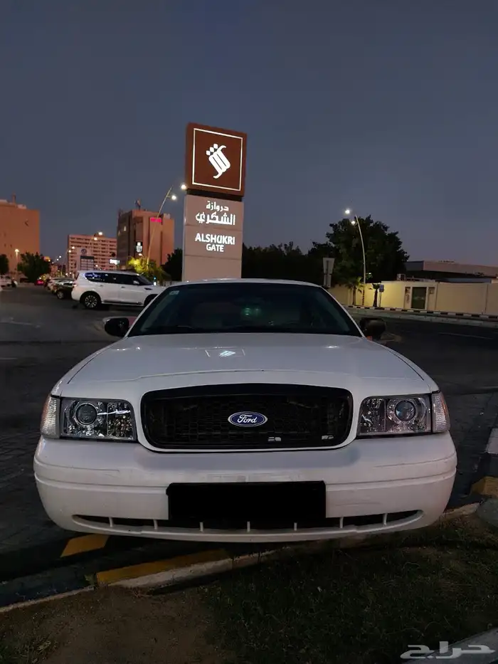 فورد كراون فكتوريا 2012 2