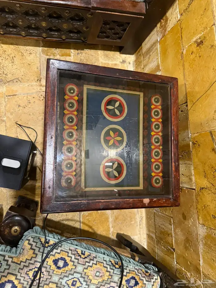 طاولة تراثية خشب أصلي بزجاج مزخرف 0