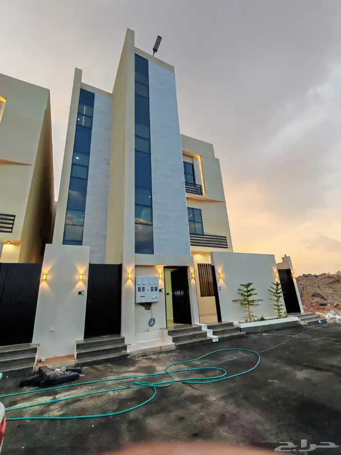 للبيع شقق ارضي و علوي مع سطح بمداخل مستقلة تماما من600 الف 0