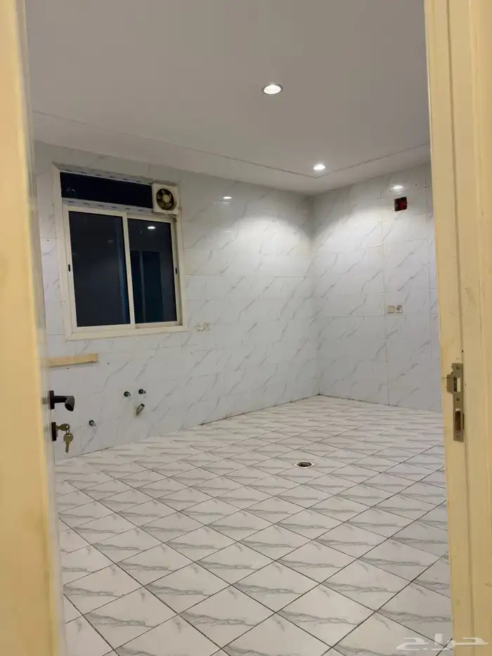 فيلا درج صالة للايجار الشهري او السنوي في حي الحزم 3