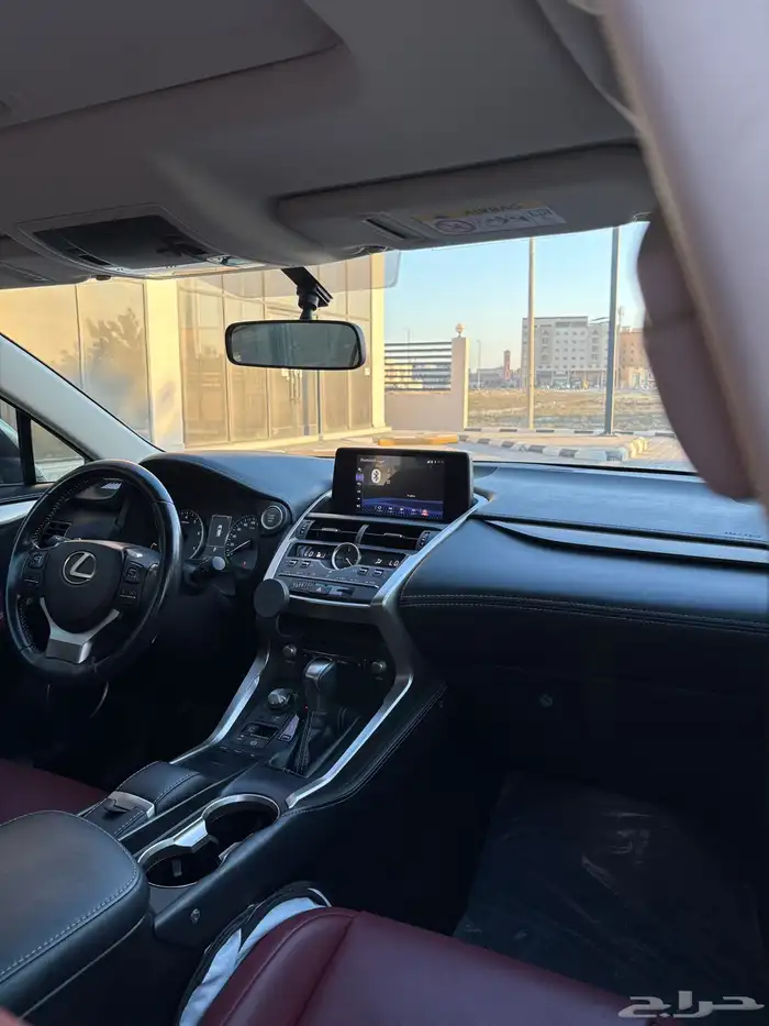 لكزس NX 300 2020 15