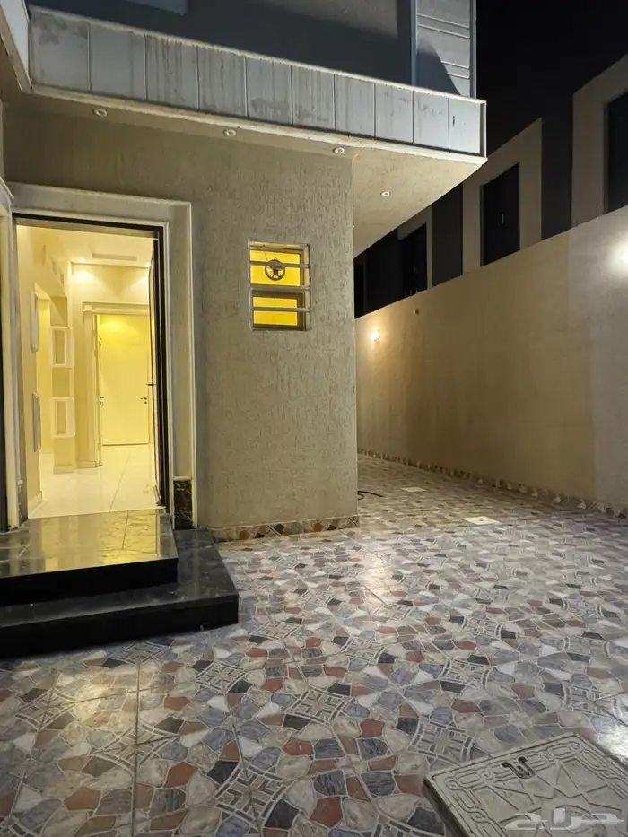 فيلا درج صالة للايجار الشهري او السنوي في حي الحزم 1