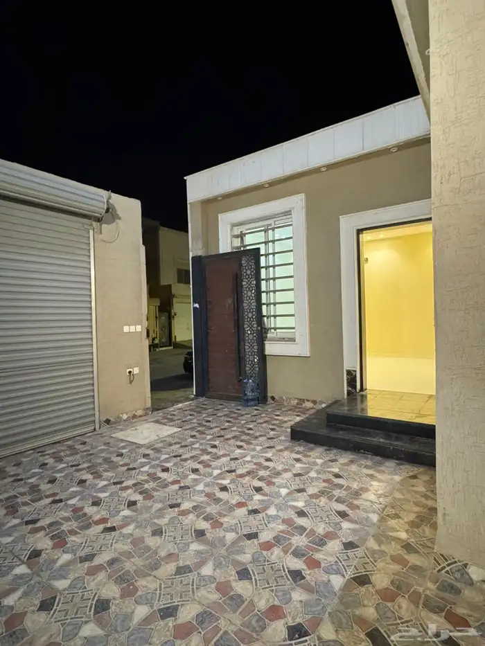 فيلا درج صالة للايجار الشهري او السنوي في حي الحزم 0