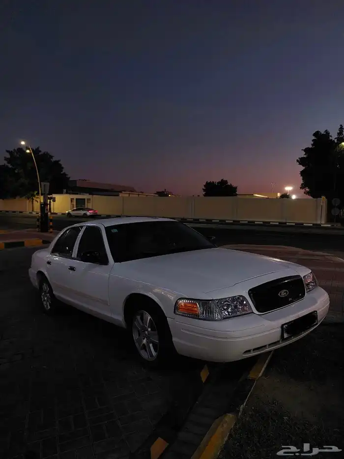 فورد كراون فكتوريا 2012 1