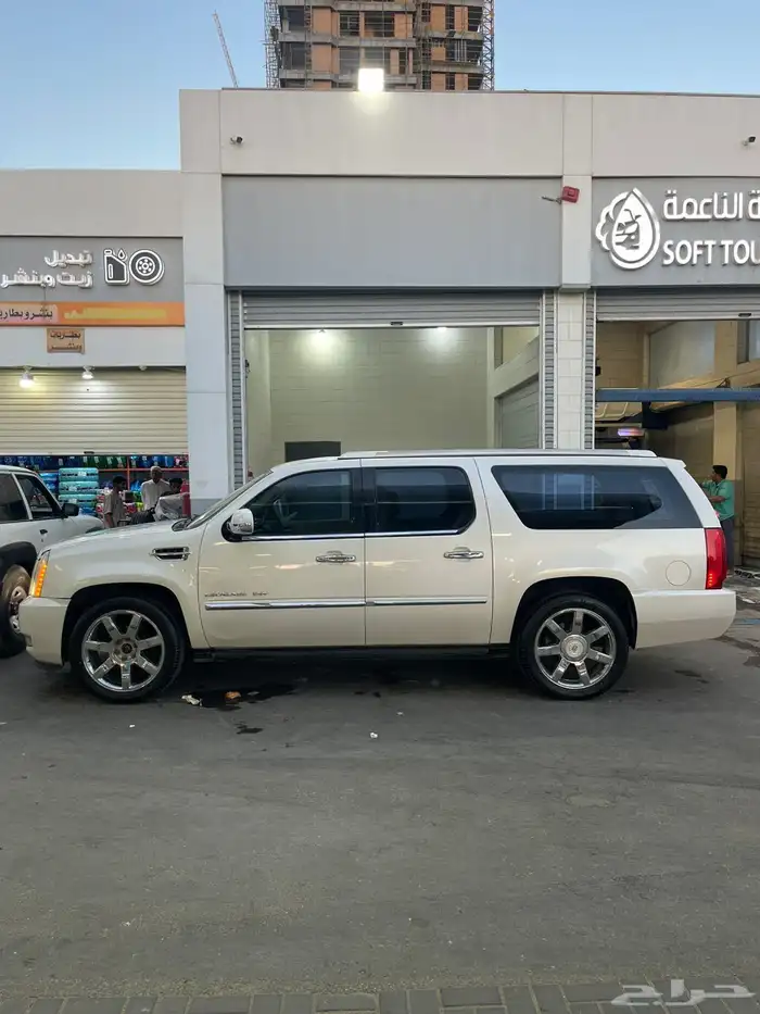 اسكاليد كاديلاك 2011 فل كامل للبيع 1