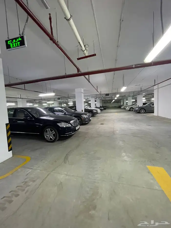 إعلان مواقف سيارات 5