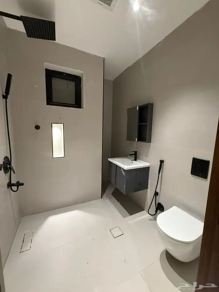 للبيع فيلا حي المصيف 12