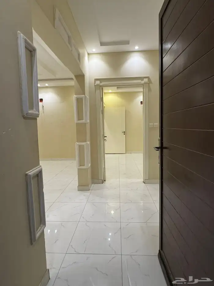 فيلا درج صالة للايجار الشهري او السنوي في حي الحزم 2