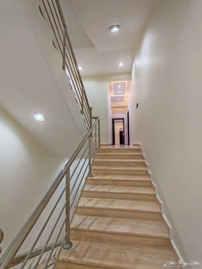 للبيع شقق ارضي و علوي مع سطح بمداخل مستقلة تماما من600 الف 6