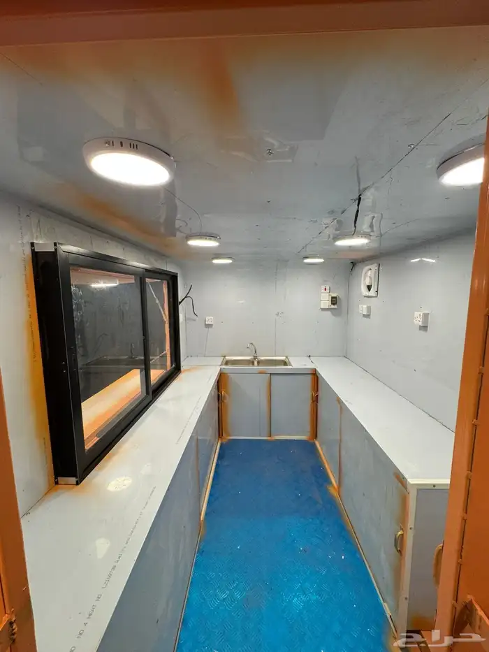 للبيع فود ترك 2 في 4 جديد جاهز 6