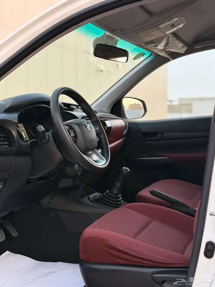 تويوتا هايلوكسGLXسعودي العداد 56 الف فقط 2019(شبه الجديد) 13