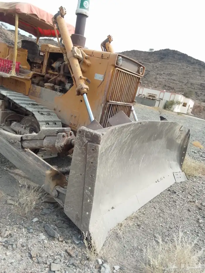 بلدوزر كوماتسو 155للبيع او الايجار تسلسل 28 3