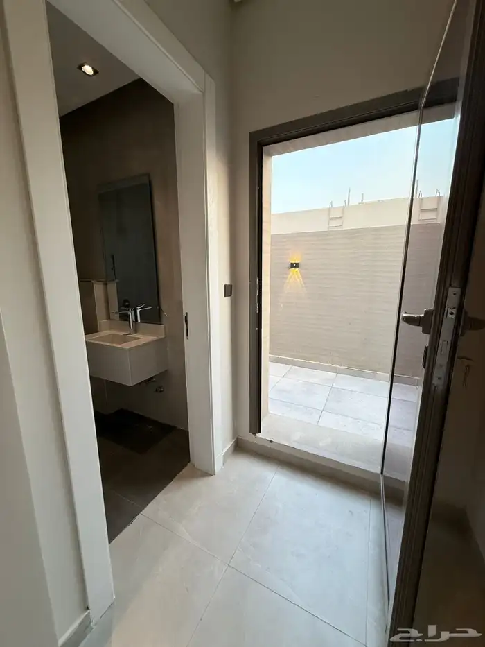 فيلا للايجار تاون هاوس جديد رقم B5 4