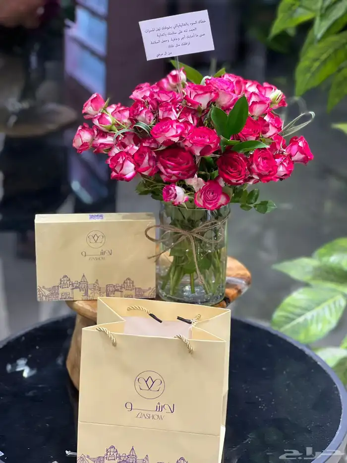 هدايا   ورد  ورد طبيعي  وردصناعي  باقة ورد  تغليف 31