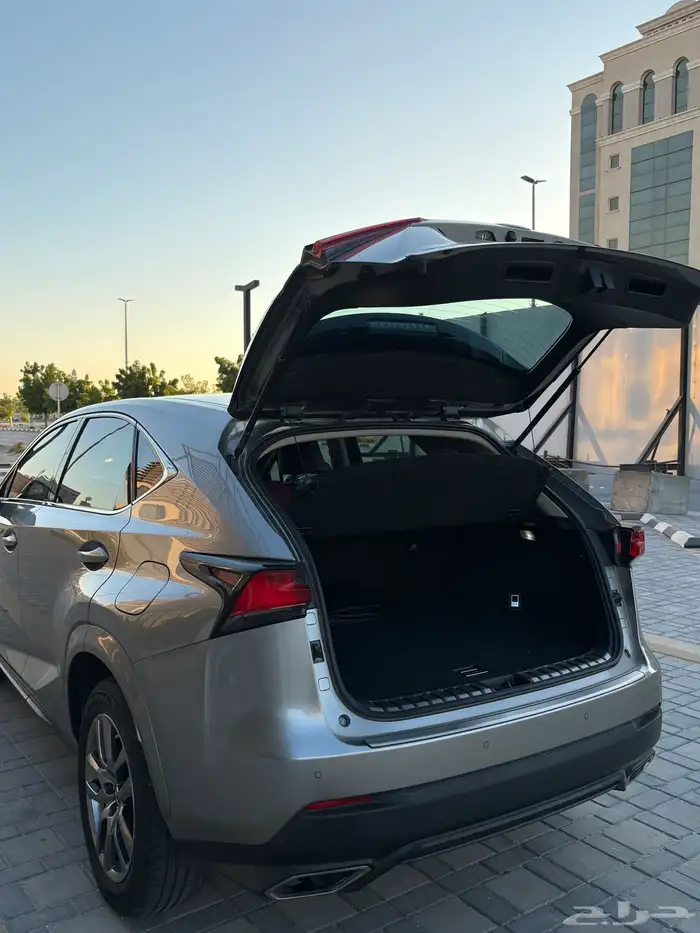 لكزس NX 300 2020 11