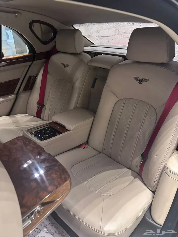 النوع بنتلي مولسان موديل 2011 عداد 100k الف 9