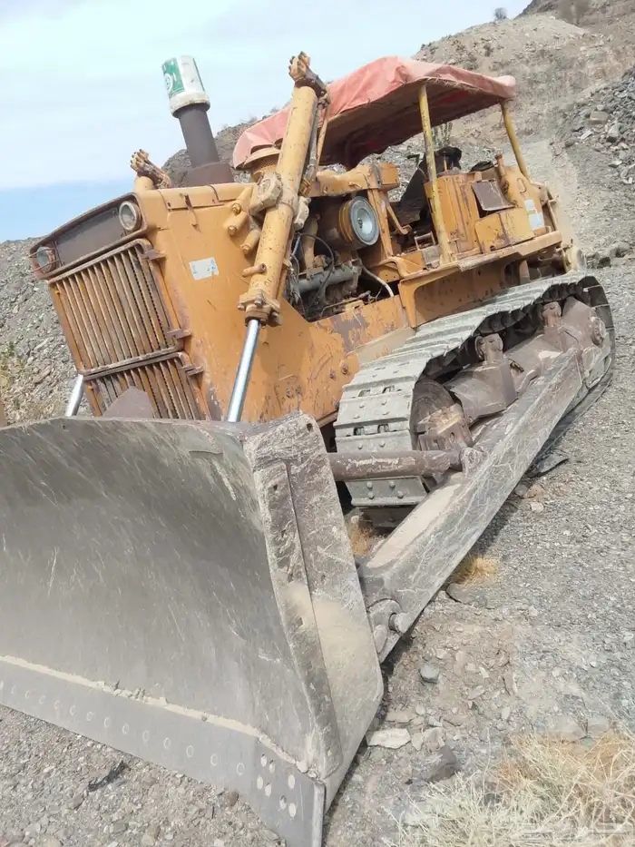 بلدوزر كوماتسو 155للبيع او الايجار تسلسل 28 1