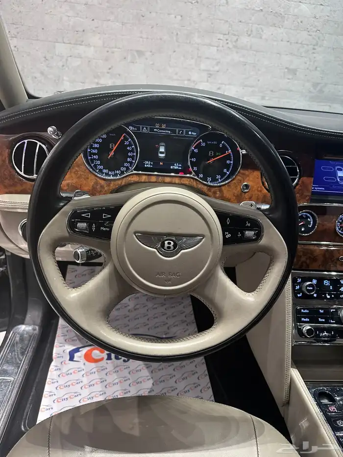 النوع بنتلي مولسان موديل 2011 عداد 100k الف 2