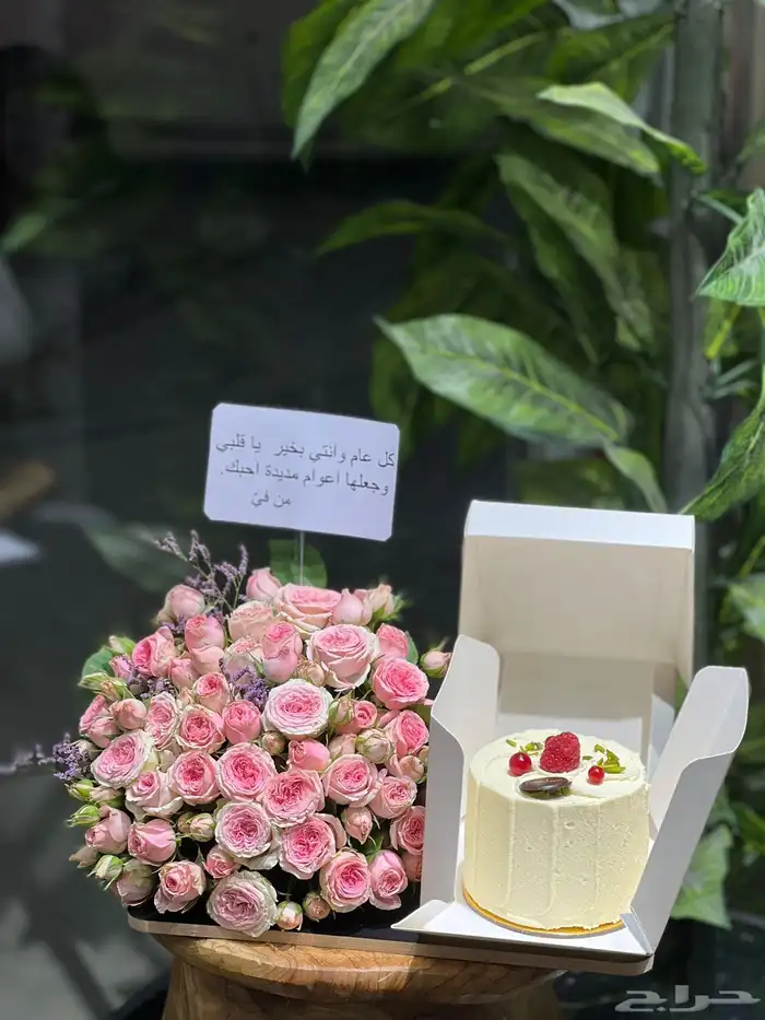 هدايا   ورد  ورد طبيعي  وردصناعي  باقة ورد  تغليف 17