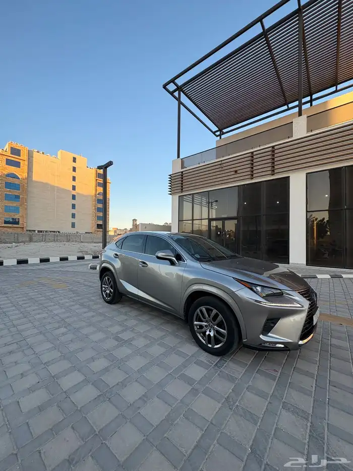 لكزس NX 300 2020 6