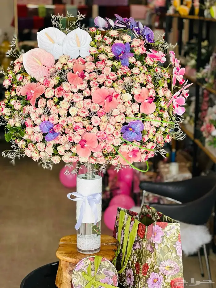 هدايا   ورد  ورد طبيعي  وردصناعي  باقة ورد  تغليف 68