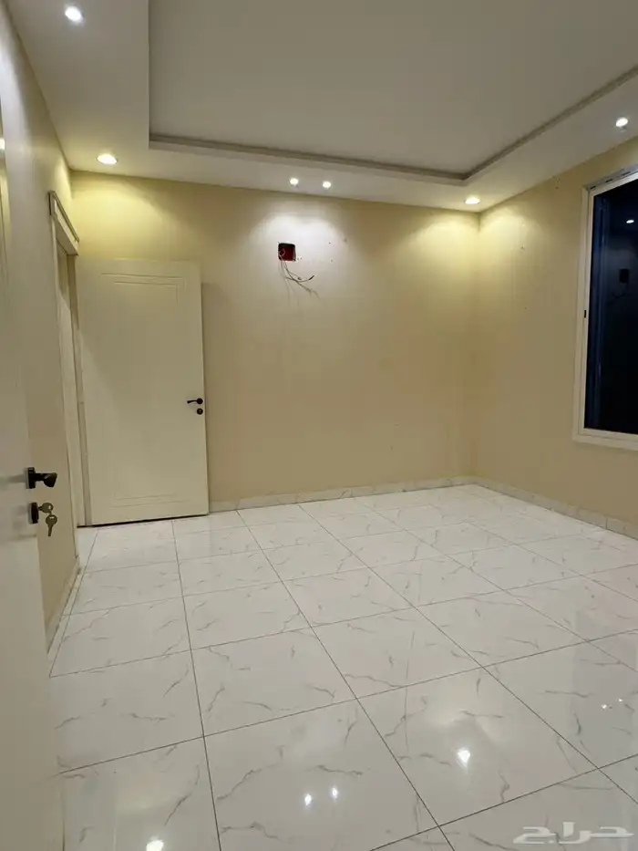 فيلا درج صالة للايجار الشهري او السنوي في حي الحزم 6