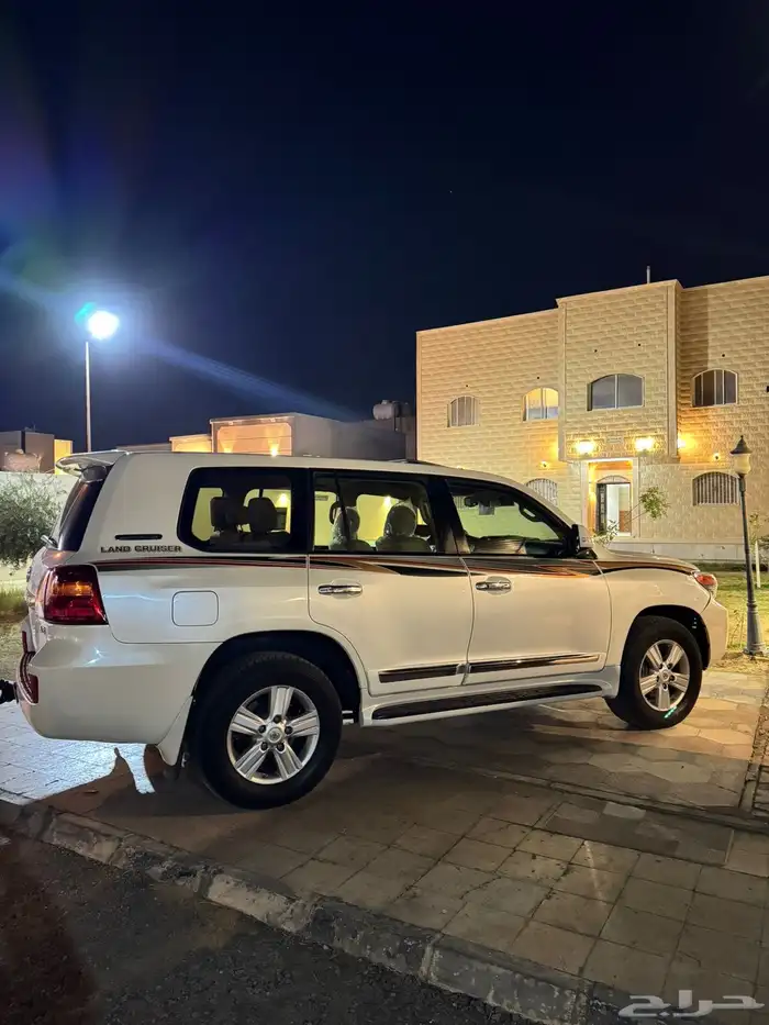 لاندكروز 2013 جي اكس ار 8 سلندر 3