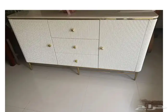 طاولة بوفية 0