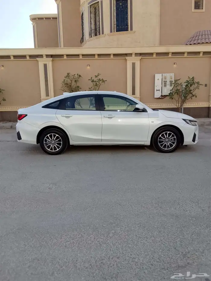 تويوتا يارس 2023 14