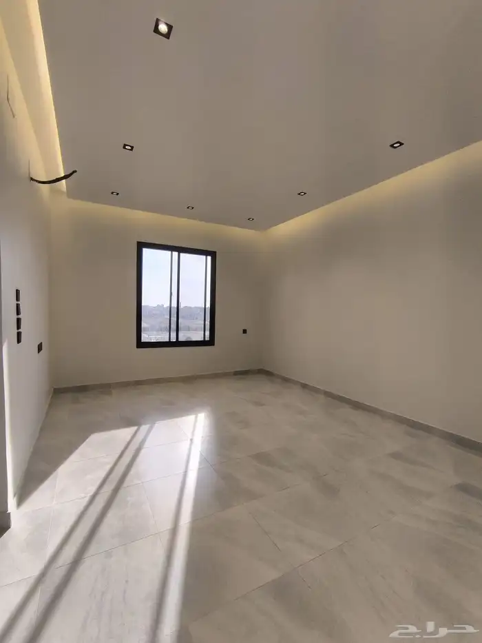 للبيع شقق ارضيه وارواف علويه مع ملحق في خميس مشيط حى الوسام. 7