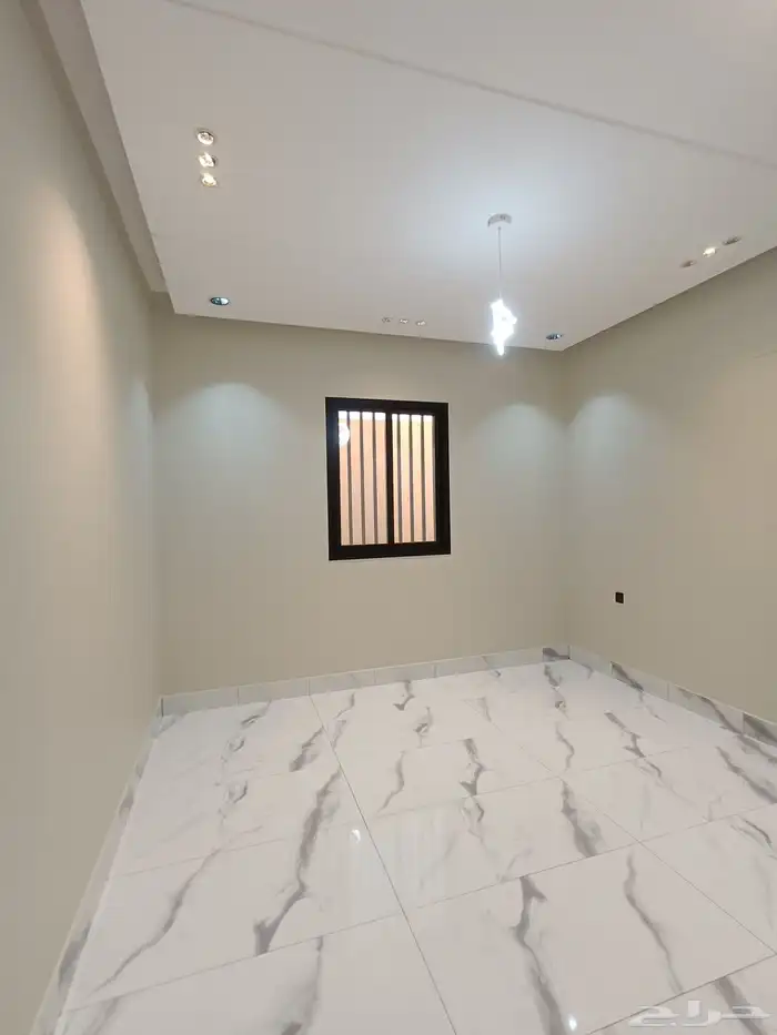 للبيع ارواف ارضيه وعلويه سطح بحوش ومدخل سياره 23