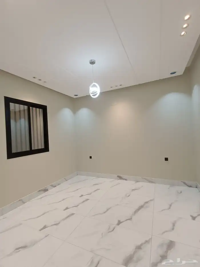 للبيع ارواف ارضيه وعلويه سطح بحوش ومدخل سياره 48