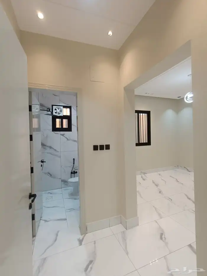 للبيع ارواف ارضيه وعلويه سطح بحوش ومدخل سياره 16