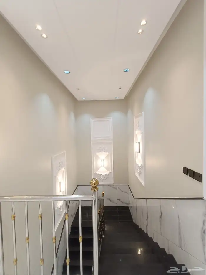 للبيع ارواف ارضيه وعلويه سطح بحوش ومدخل سياره 25