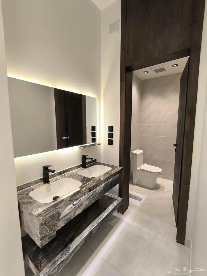 للبيع شقق ارضيه وارواف علويه مع ملحق في خميس مشيط حى الوسام. 13