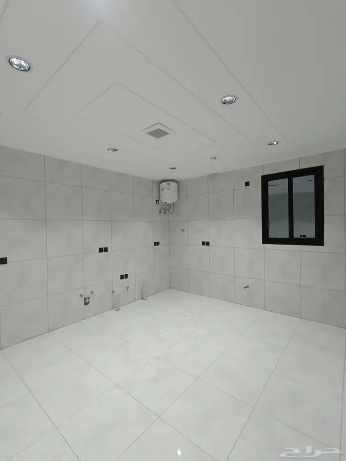 للبيع ارواف ارضيه وعلويه سطح بحوش ومدخل سياره 12