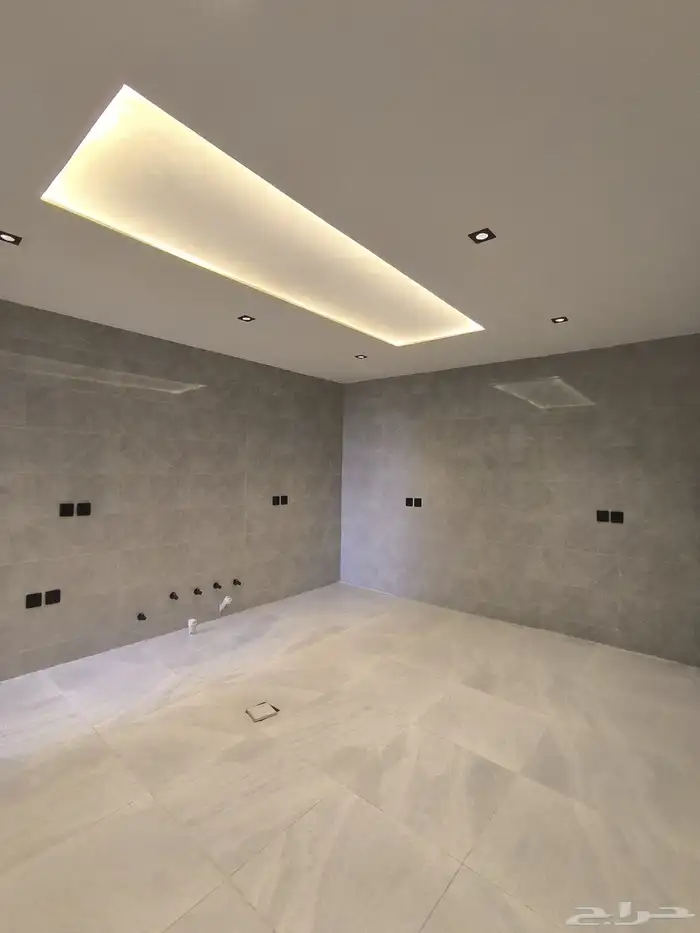 للبيع شقق ارضيه وارواف علويه مع ملحق في خميس مشيط حى الوسام. 6