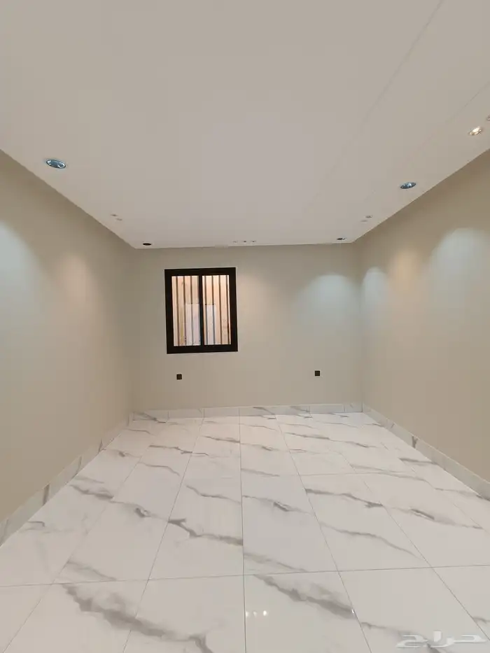 للبيع ارواف ارضيه وعلويه سطح بحوش ومدخل سياره 9