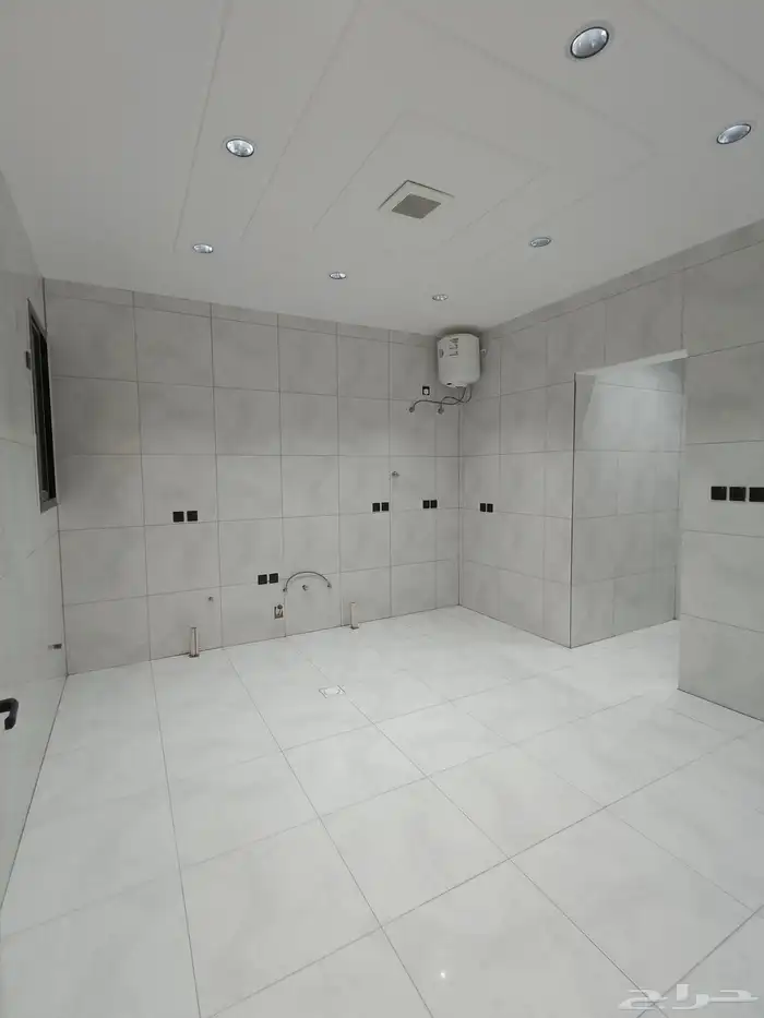 للبيع ارواف ارضيه وعلويه سطح بحوش ومدخل سياره 37