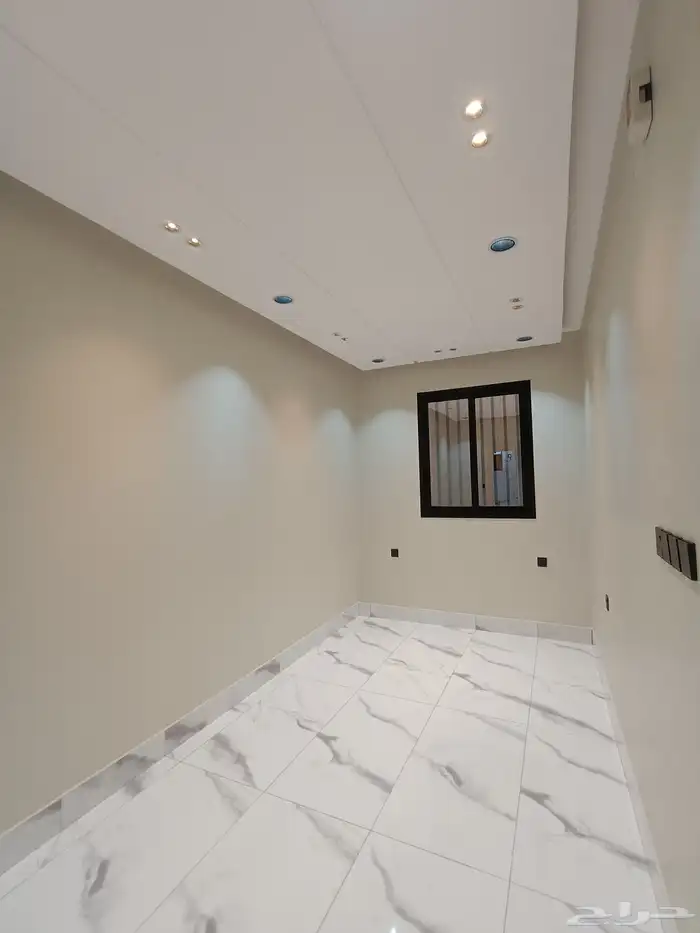 للبيع ارواف ارضيه وعلويه سطح بحوش ومدخل سياره 47