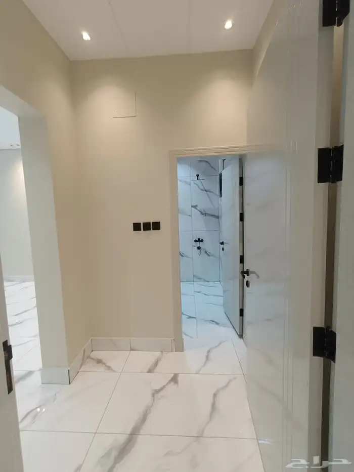 للبيع ارواف ارضيه وعلويه سطح بحوش ومدخل سياره 20